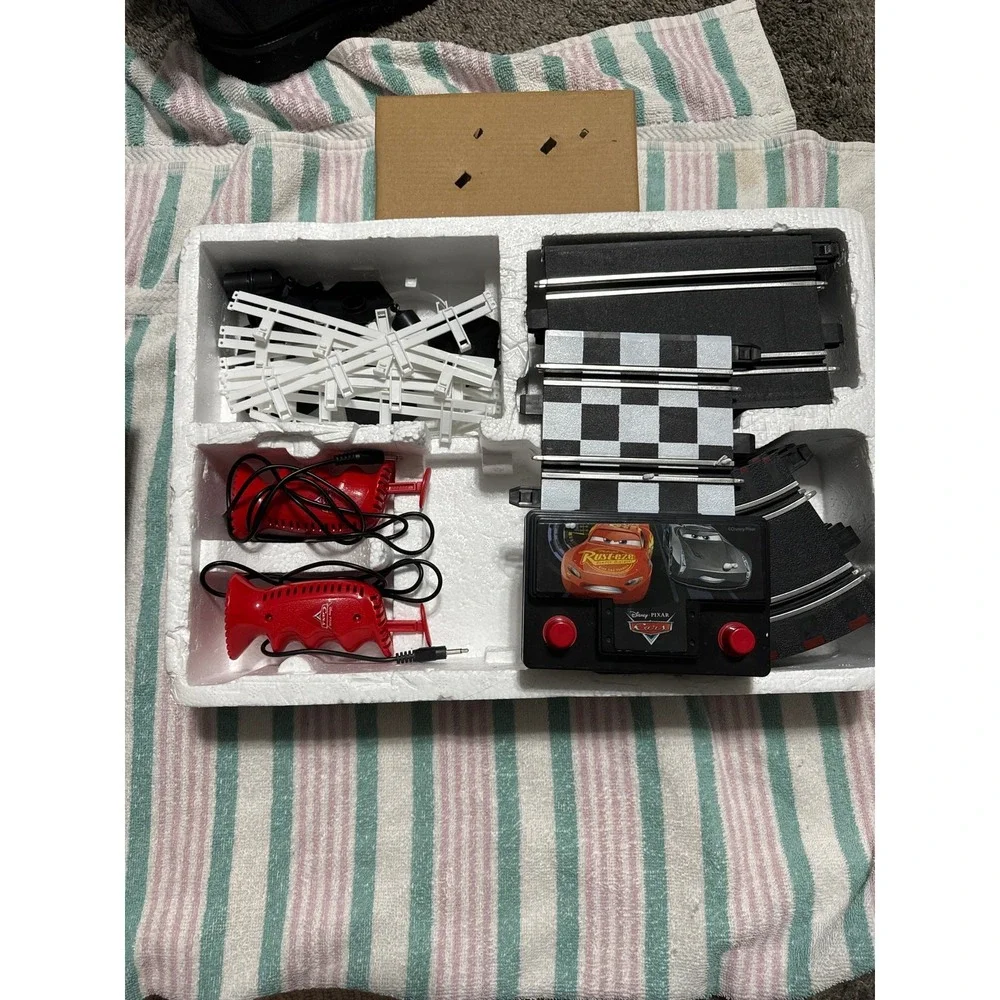 Disney Cars Pixar Slot Racing System Lightning McQueen Jackson Storm NO‎ CARS
